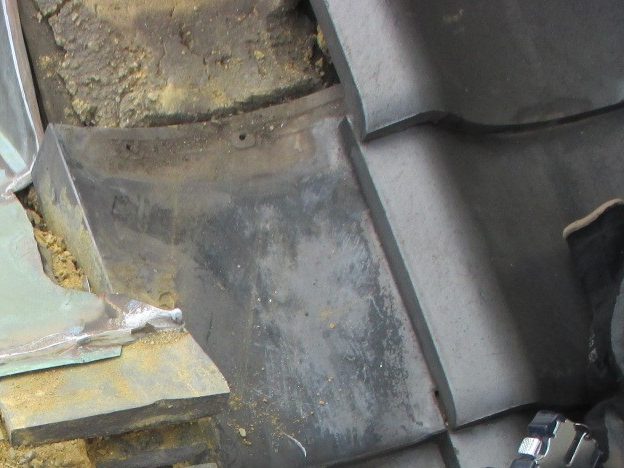 稲美町で干渉瓦のバラシ作業